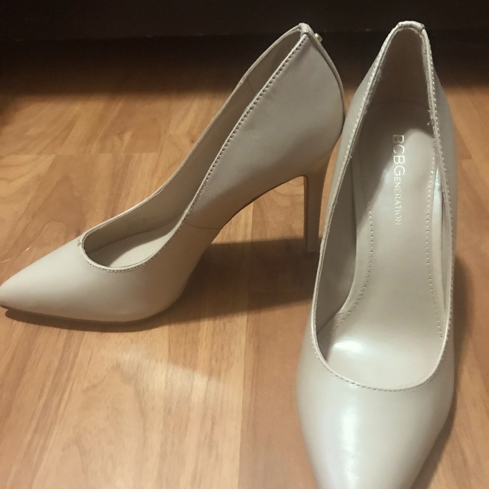 BCBG HEIDI stiletto pumps
